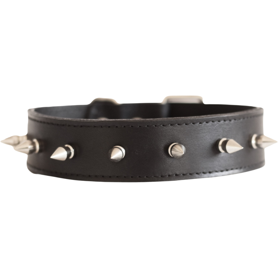 Simple spiked choker 2,5 cm genişliğinde ve 33 - 40 cm ölçülerinde ayarlanabilir özelliklere sahip bu choker, kullanıcı dostu tasarımıyla her yaştan bireyin beğenisine hitap ediyor. Günlük yaşamda ya da özel günlerde rahatlıkla kullanabileceğiniz bu aksesuar, her kombine uyum sağlamak için ideal bir seçimdir.